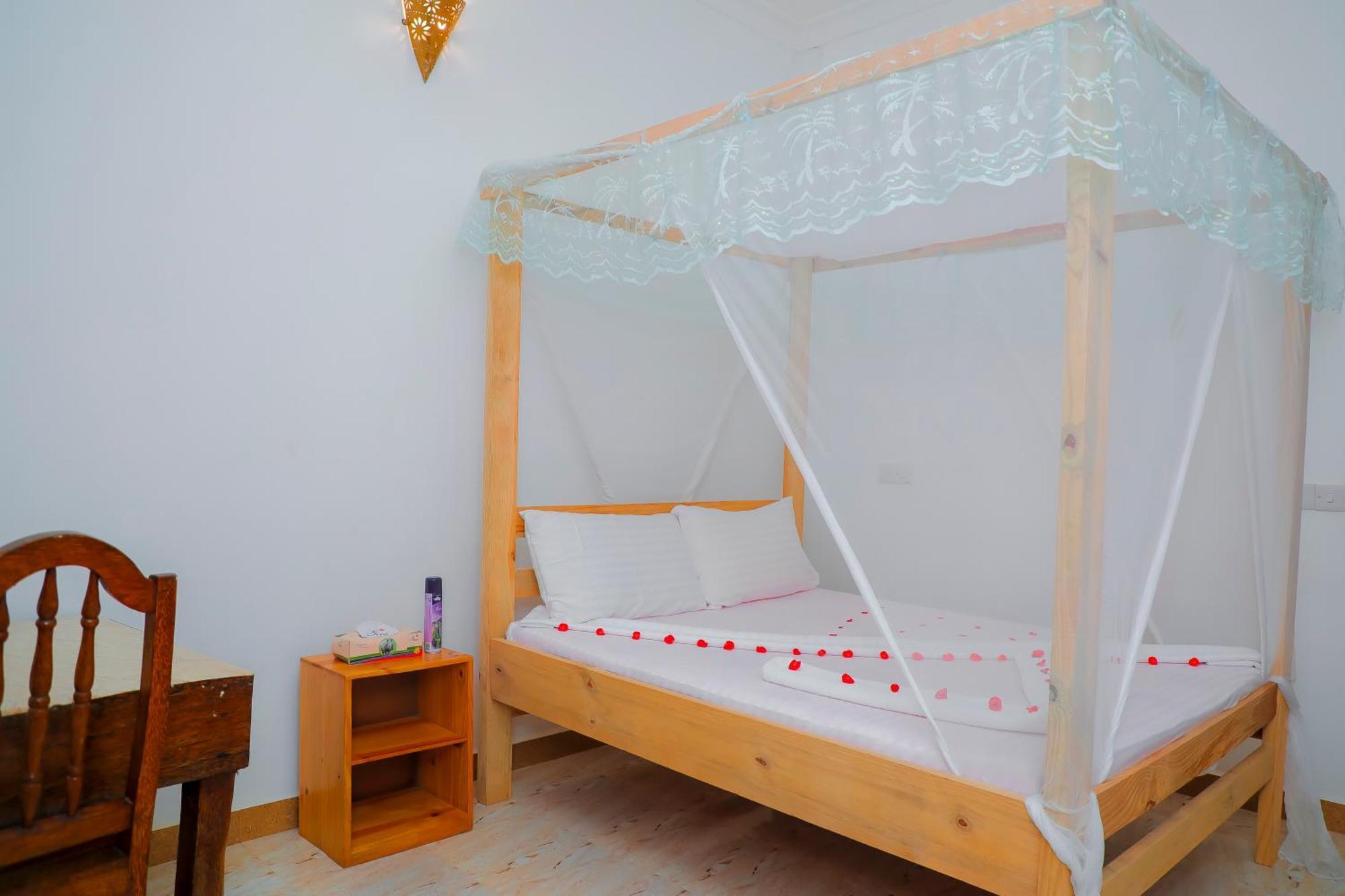 Raha House Bed & Breakfast Nungwi Exterior photo